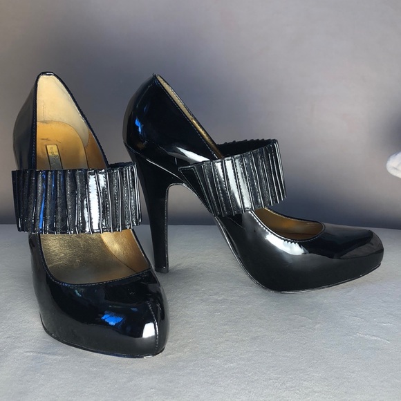 Designer Mary-Janes by Report Signature - Picture 1 of 3